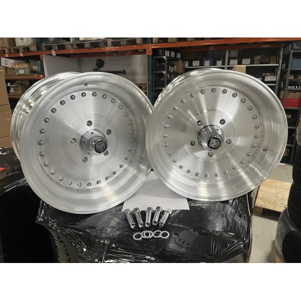 MUSCLE CAR DRAG V1  2 stk 7x15 + 2 stk 8x15 - 5x120.65  including 20 ea open end lug nuts ( NEW wheels � need a little polish )