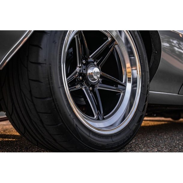 AMERICAN RACING VN514 Groove Black 8x18 ET=0 CB=79 5x114,3
