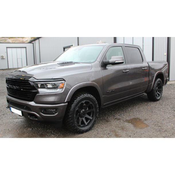 10x22 Dirt D05 Glossblack med dk , TPMS sensorer og mtrikker