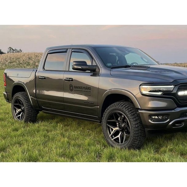 10x22 DIRT D44 Matteblack / Tintet med dk , TPMS sensorer og mtrikker