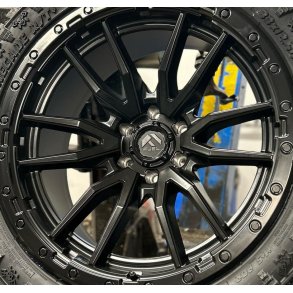 10x22 Fuel D679 Matteblack med dk , TPMS sensorer og mtrikker