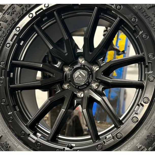 10x22 Fuel D679 Matteblack med dk , TPMS sensorer og mtrikker