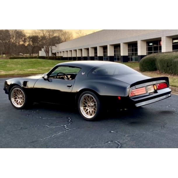 MUSCLE CAR SNOWFLAKE BLACK Painted /Polish Lip 9.5x19 , ET 9, 5x120.65