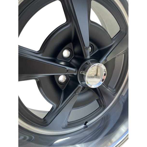 REVOLUTION BULLET Matteblack / Polish 8x18 ET=0 CB=73.1 5x114.3