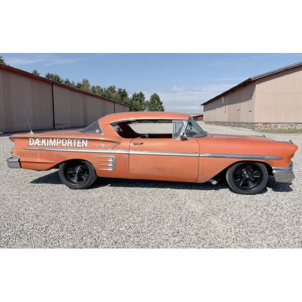 REVOLUTION LEGEND MATTEBLACK  8x18 + 9.5x18  WITH TIRES -5x127