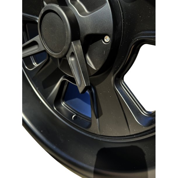 REVOLUTION LEGEND MATTEBLACK  8x18 + 9.5x18  WITH TIRES -5x127