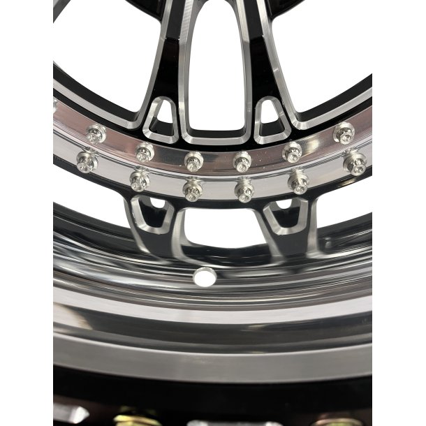 MUSCLE CAR HOLESHOT 3 PIECE FORGED BEADLOCK.10x15 BS 3.3