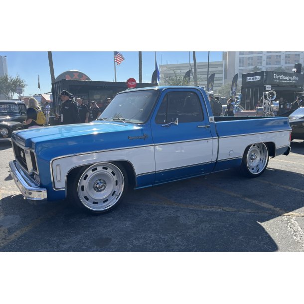 US MAGS SCOTTSDALE SILVER / DIAMOND CUT LIP 10.5x22 6X139,7 ET +12    