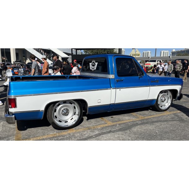 US MAGS SCOTTSDALE SILVER / DIAMOND CUT LIP 10.5x22 6X139,7 ET +12    